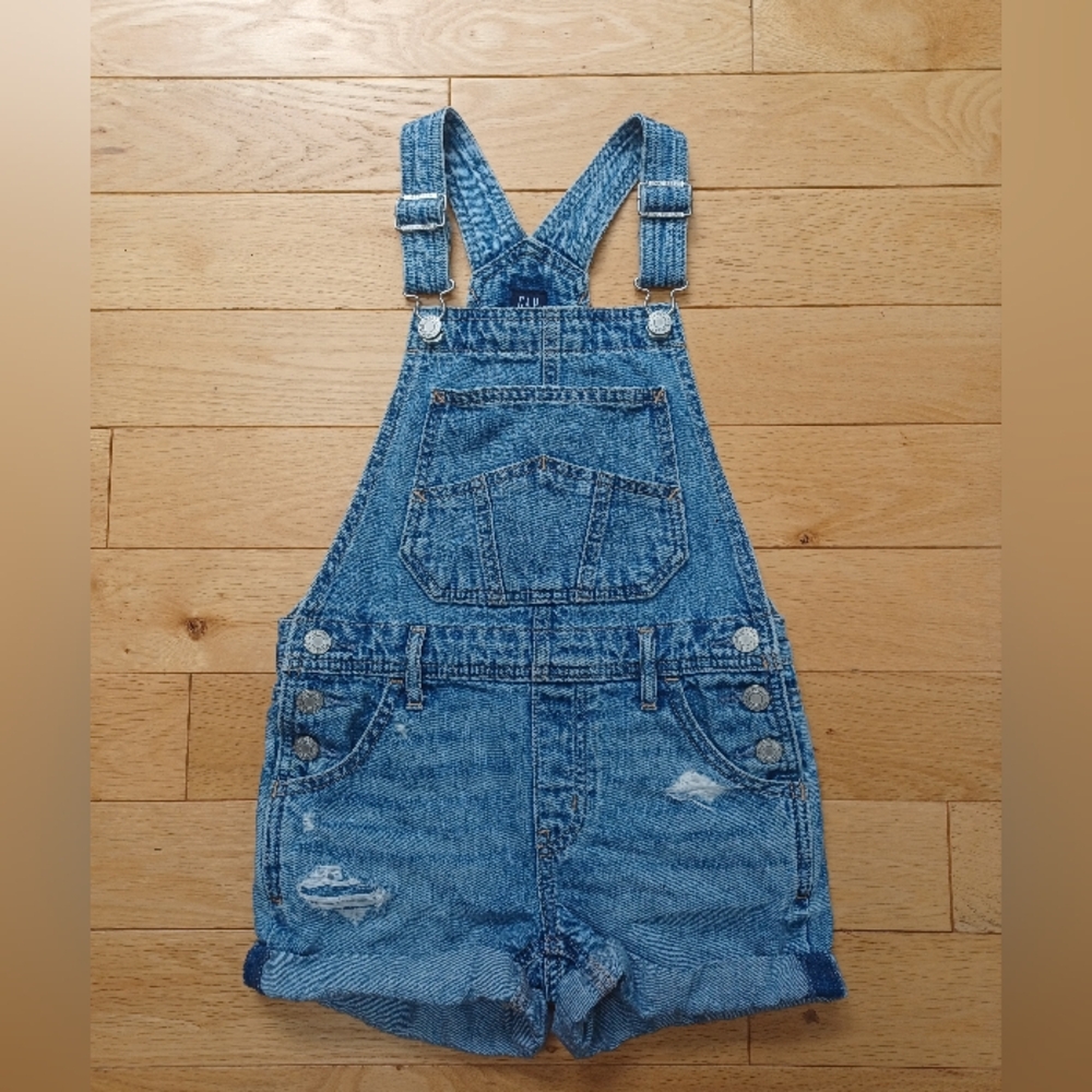 GAP Kid's Distressed Denim Overall Shorts (Size: Small)